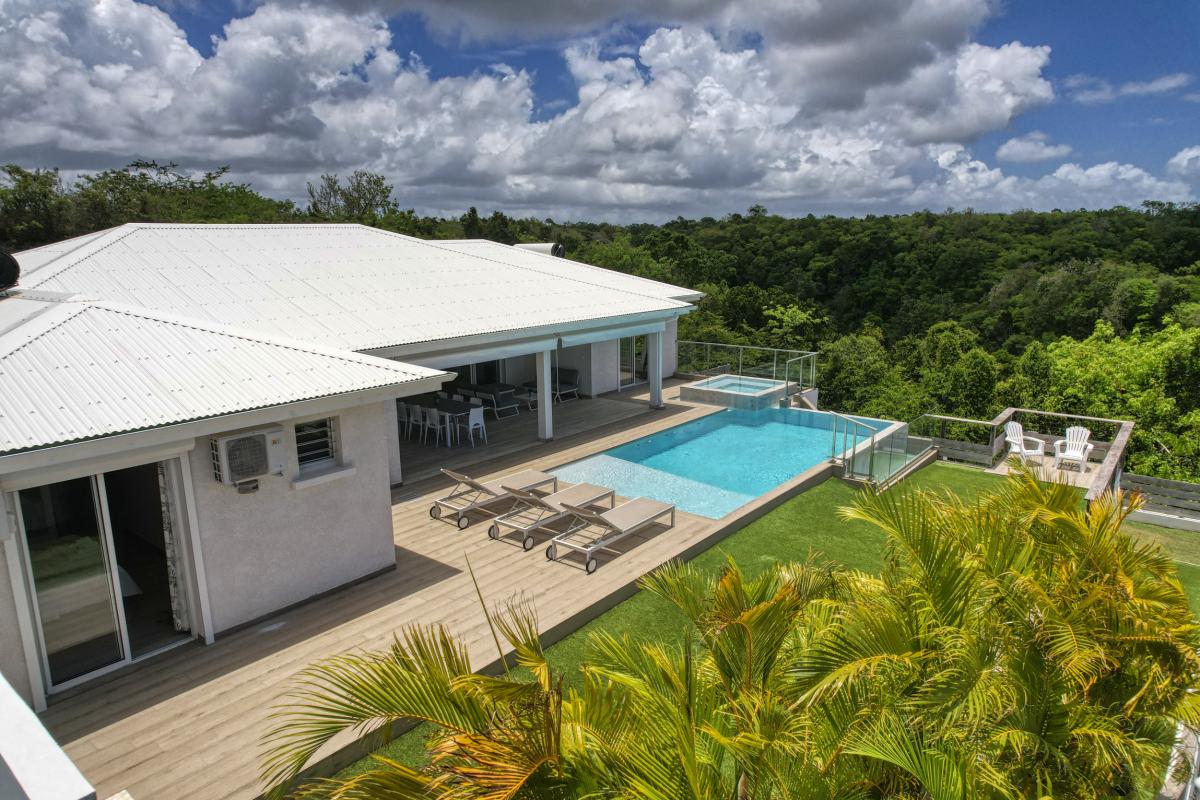 3.Location villa 3 chambres piscine vue mer Le Gosier Guadeloupe